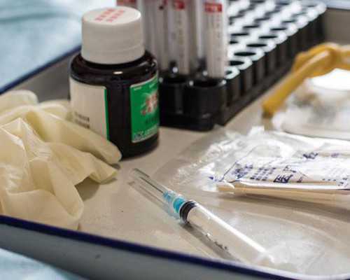 移植囊胚多少天后会有孕吐,移植第三天判断胚,合法助孕套餐