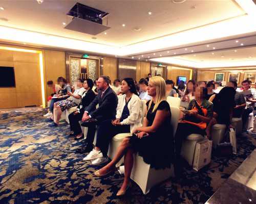 睡着后手抖是什么原因?,代孕机构